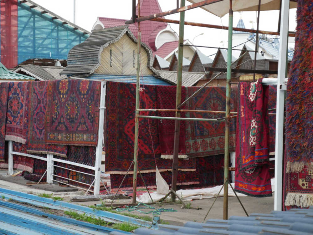 Kazahk carpets on Ismail market, Moscow